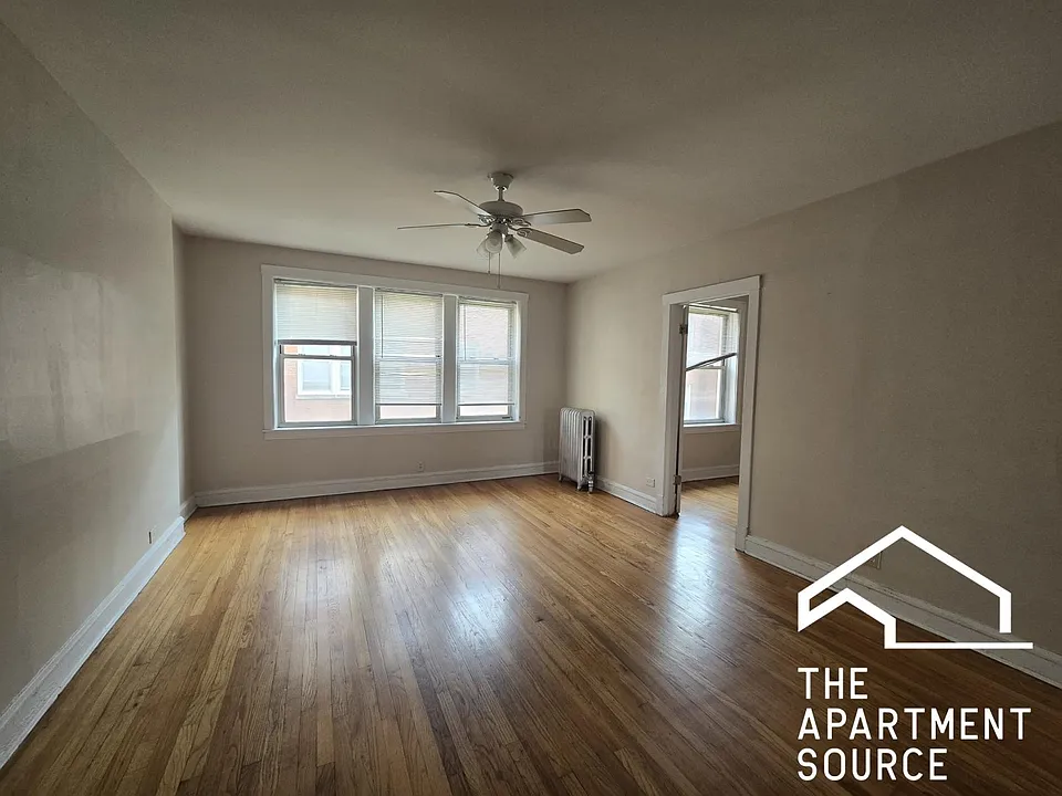 2348 W Touhy Ave #2H