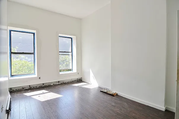 Rented by Park Property Advisors | media 42