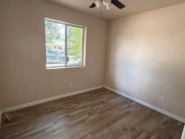 1078 W Rogers Ave — Photo 9