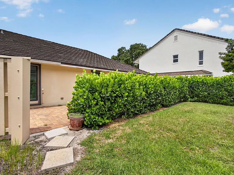 11354 Briarwood Pl — Photo 38