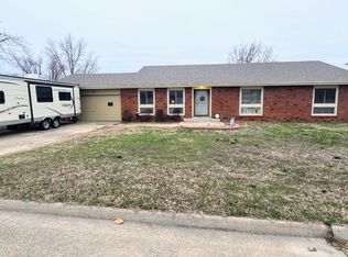 1201 S Allen Ave, Chanute, KS 66720