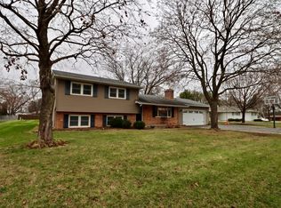 120 Dewey Rd, Rockton, IL 61072