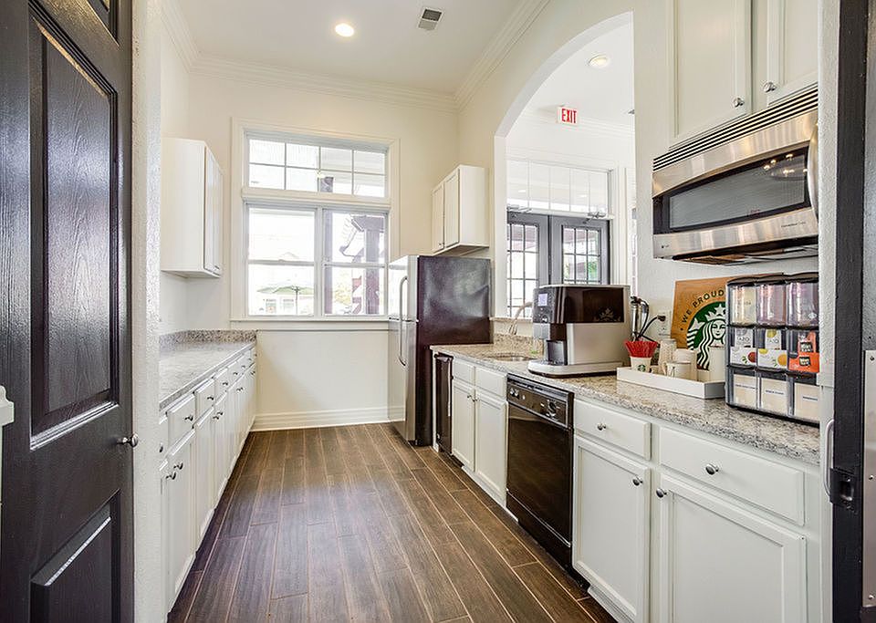 Clubhouse Kitchen