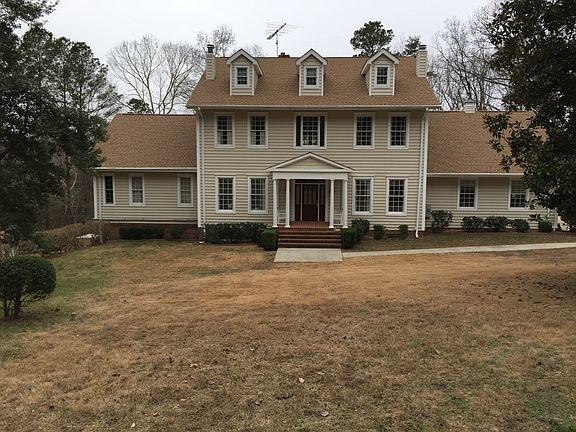 2nd image of 673 Nugent Ln