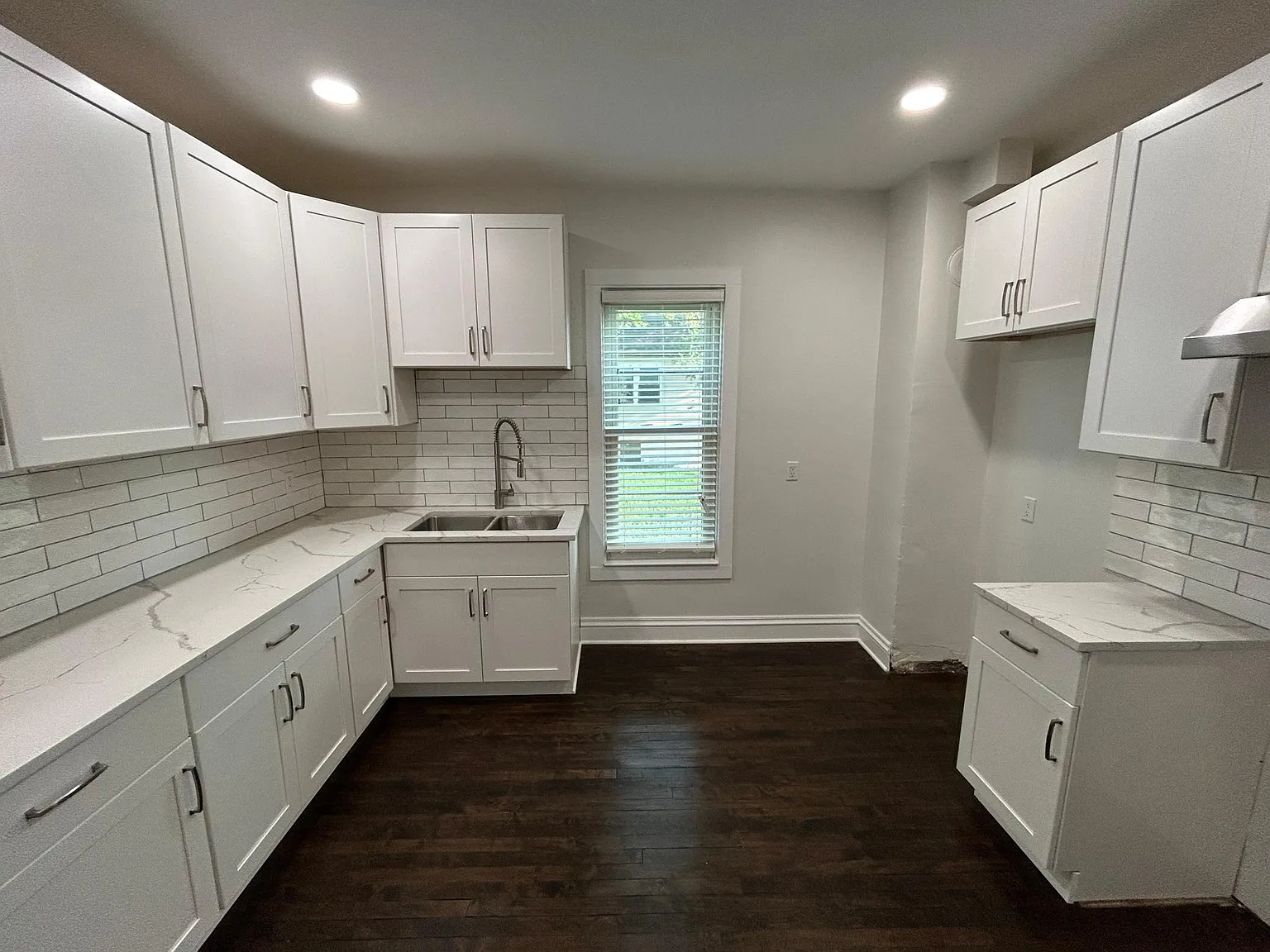 3817 Ivy St — Photo 2
