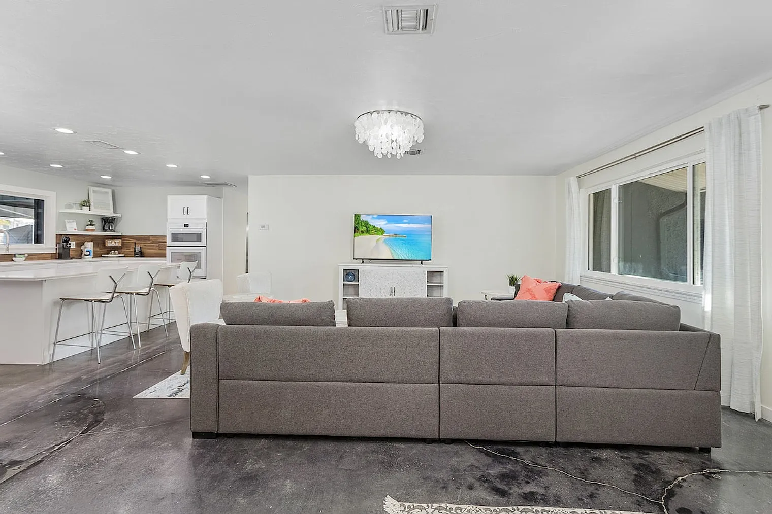4 bed, 3.0 bath, $5,871 — Photo 3