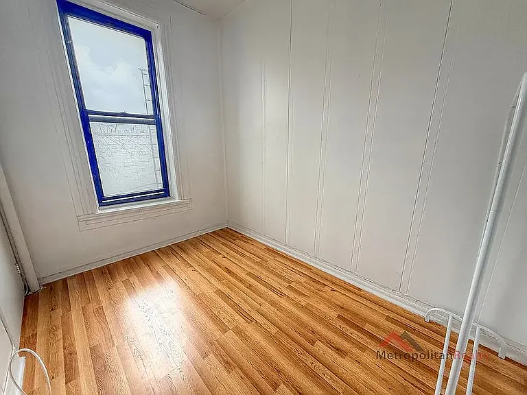 718 4th Ave #3 — Photo 6