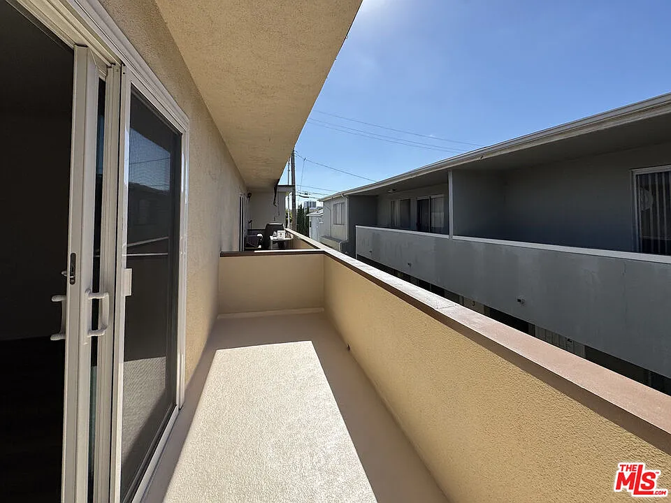 1 bed, 1.0 bath, 700 sqft, $2,295 — Photo 3
