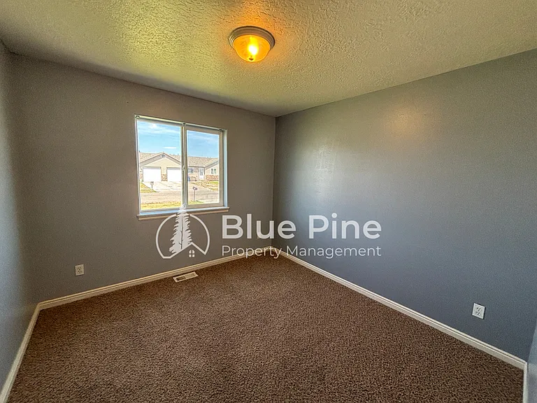 3920 E Deloy Dr — Photo 10