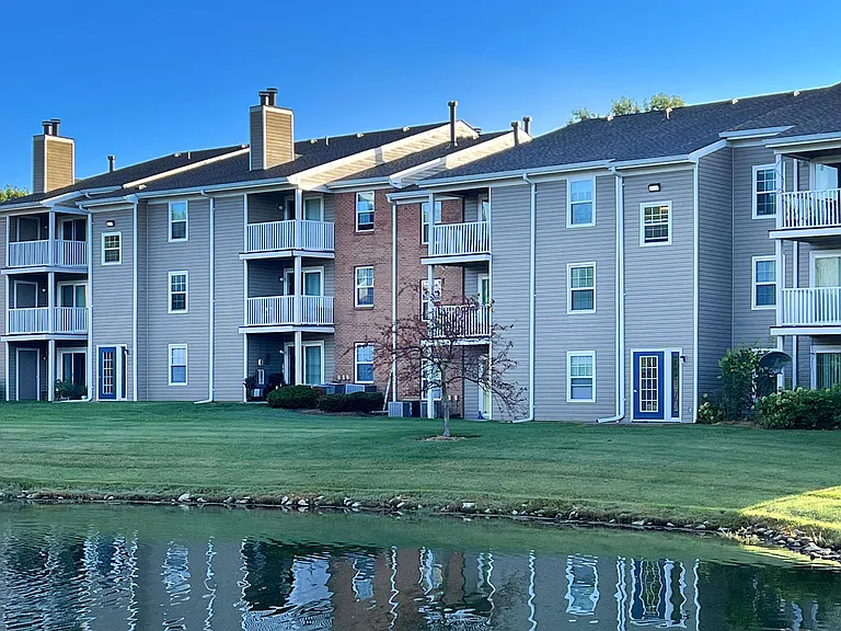Steeplechase Apartments — Photo 74
