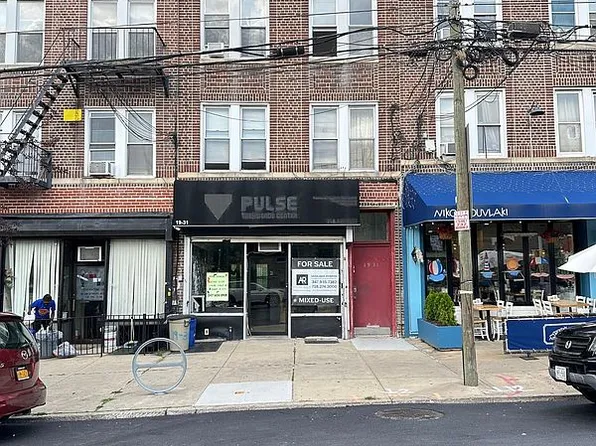1931 Ditmars Blvd #3, Astoria, NY 11105