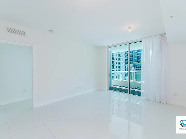 1080 Brickell Ave — Photo 16