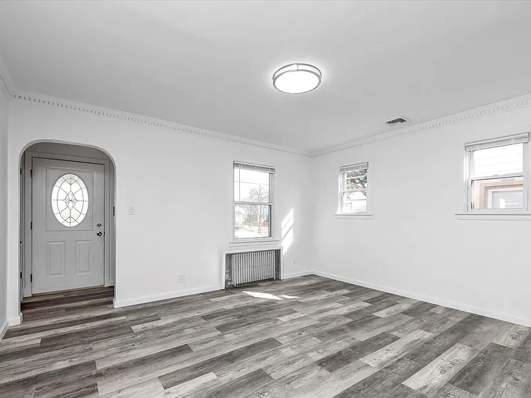1645 New Hyde Park Dr — Photo 10