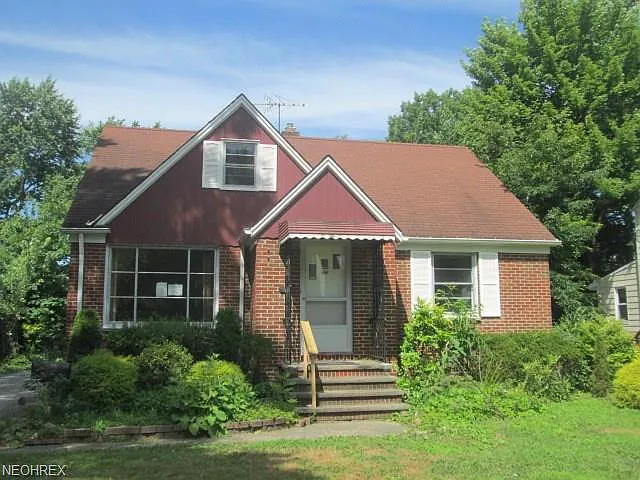 1828 Maywood Rd photo 1