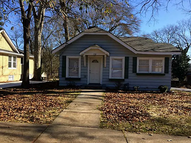 148 Clifton St SE photo 1