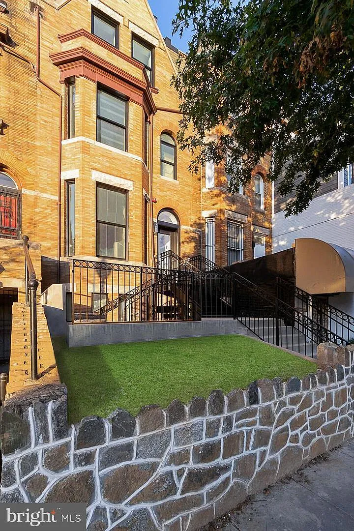 211 Florida Ave NW — Photo 2