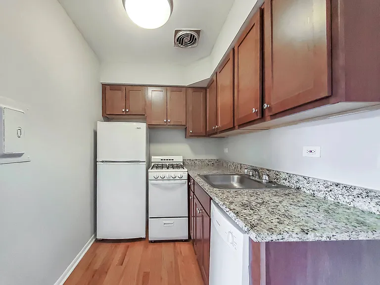 Sheridan Shores — Photo 12