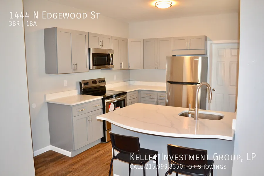 3 bed, 1000 sqft, $1,440 — Photo 1