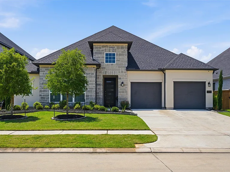 13715 Aventino Pointe Dr — Photo 2