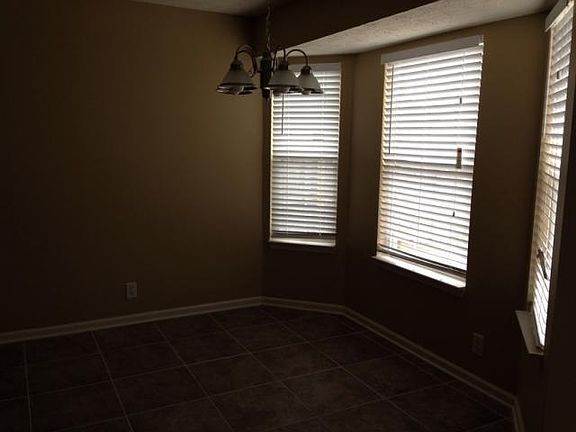 4th image of 1444 Saint Andrews Dr