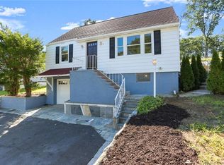 181 Red Oak Rd, Bridgeport, CT 06606