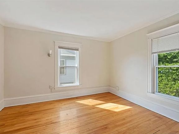 2nd image of 2704 Aldrich Ave S #2