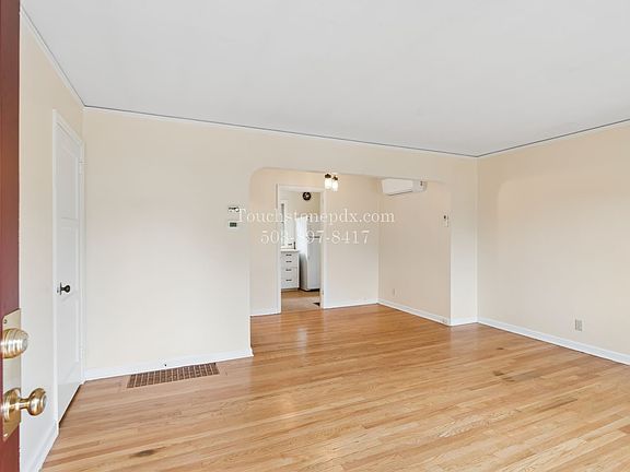 4th image of 3337 SE 29th Ave #3343
