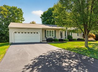 222 W Bend Dr, Rochester, NY 14612