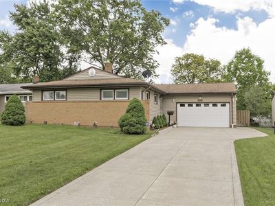 4938 N Sedgewick Rd, Lyndhurst, OH, 44124