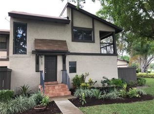 2191 Bayberry Dr, Hollywood, FL 33024