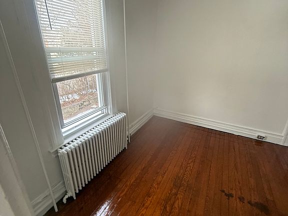 5th image of 22 Sherwood Ave