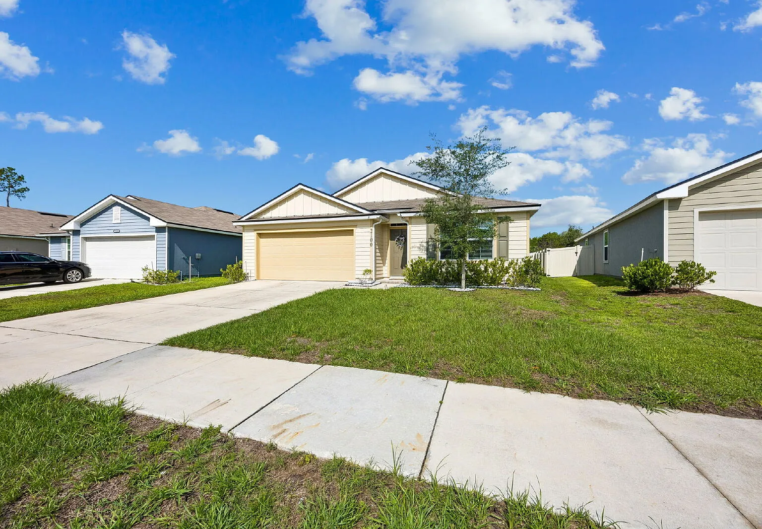 4 bed, 2.0 bath, 1861 sqft, $2,095 — Photo 3