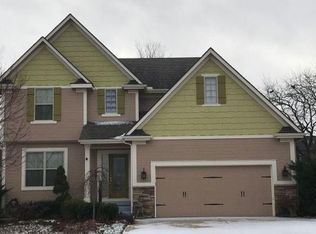 544 Avondale Ln, Raymore, MO 64083