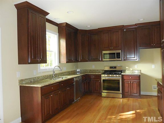 4th image of 500 Benwich Ln
