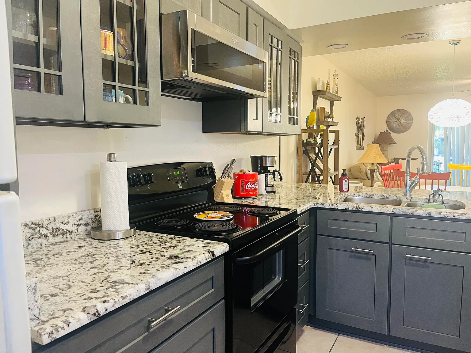 2 bed, 2.0 bath, 888 sqft, $1,950 — Photo 3