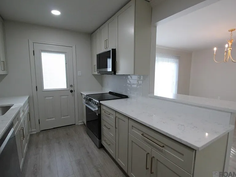 10111 Jefferson Hwy — Photo 6