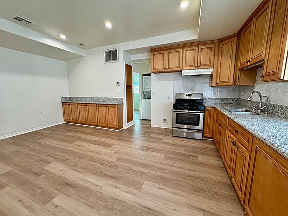 2nd image of 514 Hill Dr Unit B