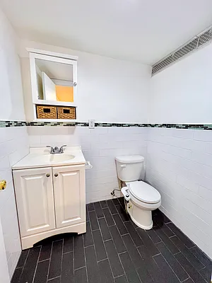 Rented by Swythe, Inc. | media 27