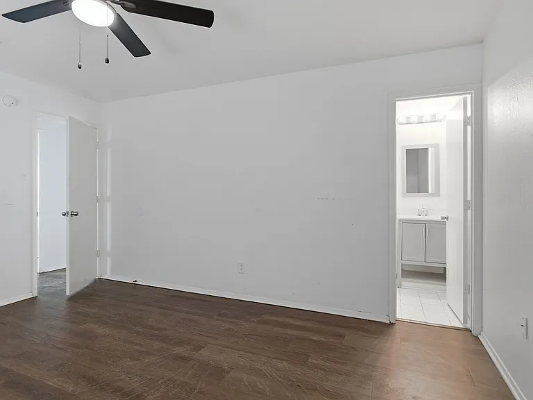 6413 Melinda Ct — Photo 21