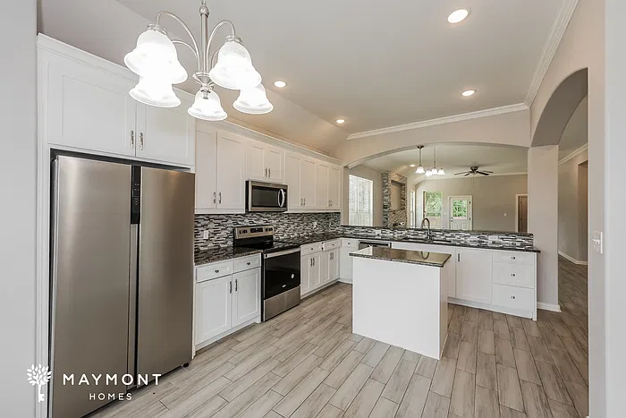 3 bed, 2.0 bath, 1824 sqft, $2,195 — Photo 4