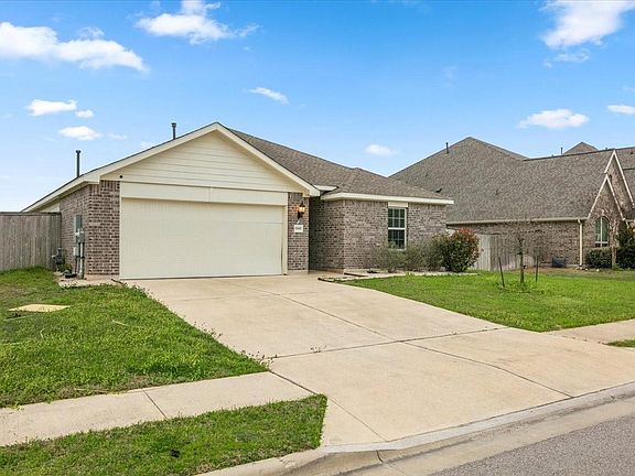2nd image of 11817 Emerald Springs Ln