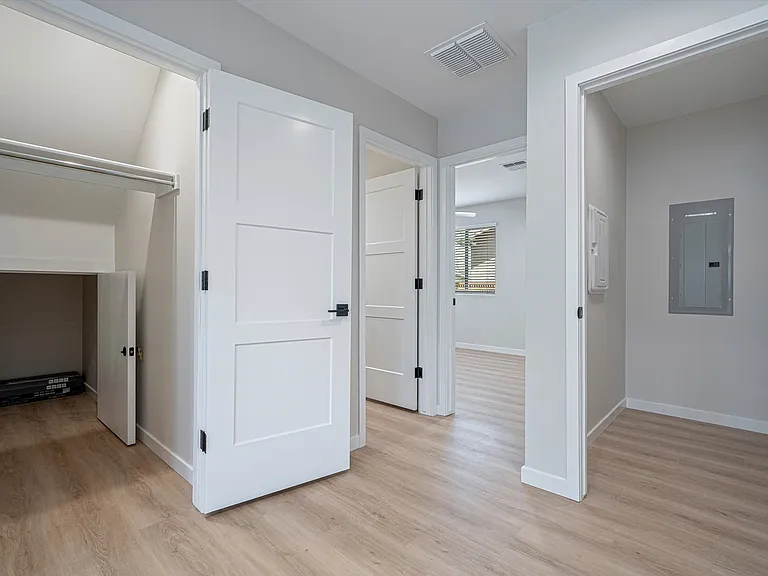 739 N Queen Ave #2 — Photo 14
