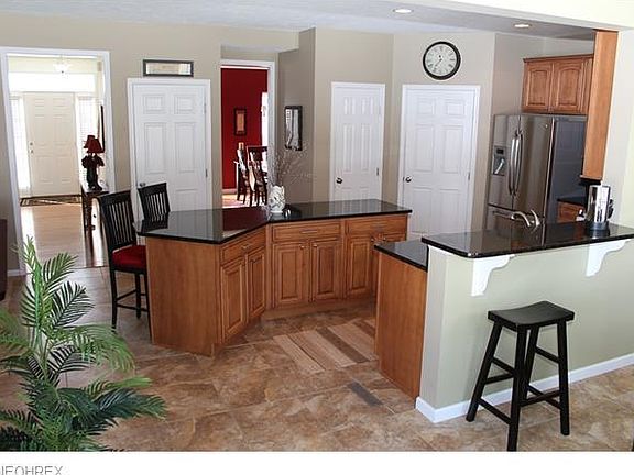 4th image of 1945 Springside Cir