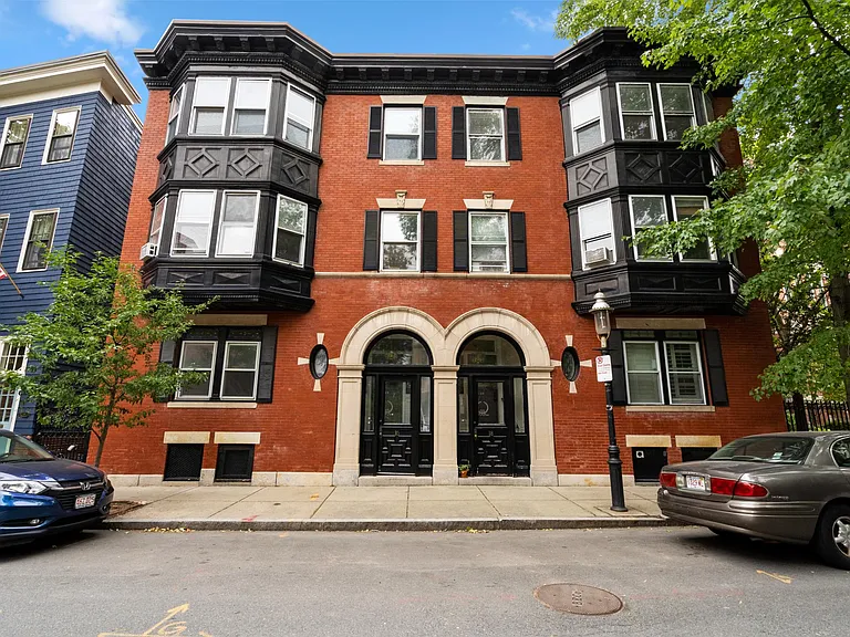 16 Devens St #1 — Photo 13