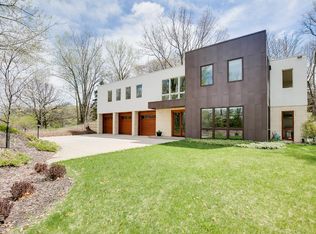 4 Long Marsh Ln, North Oaks, MN 55127