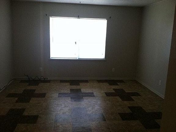 4th image of 145 E School Ave #A