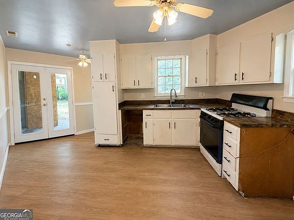 5th image of 508 Red Oak Dr