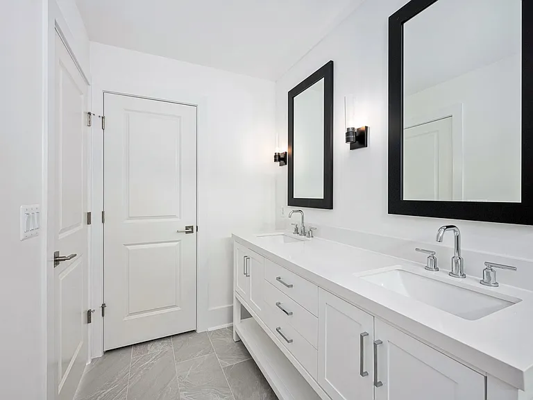 Primary Bathroom (Dual Vanity)