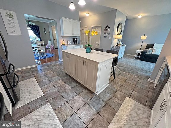 5th image of 218 Waterford Way