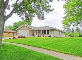 5159 Maplewood Dr, Greendale, WI 53129